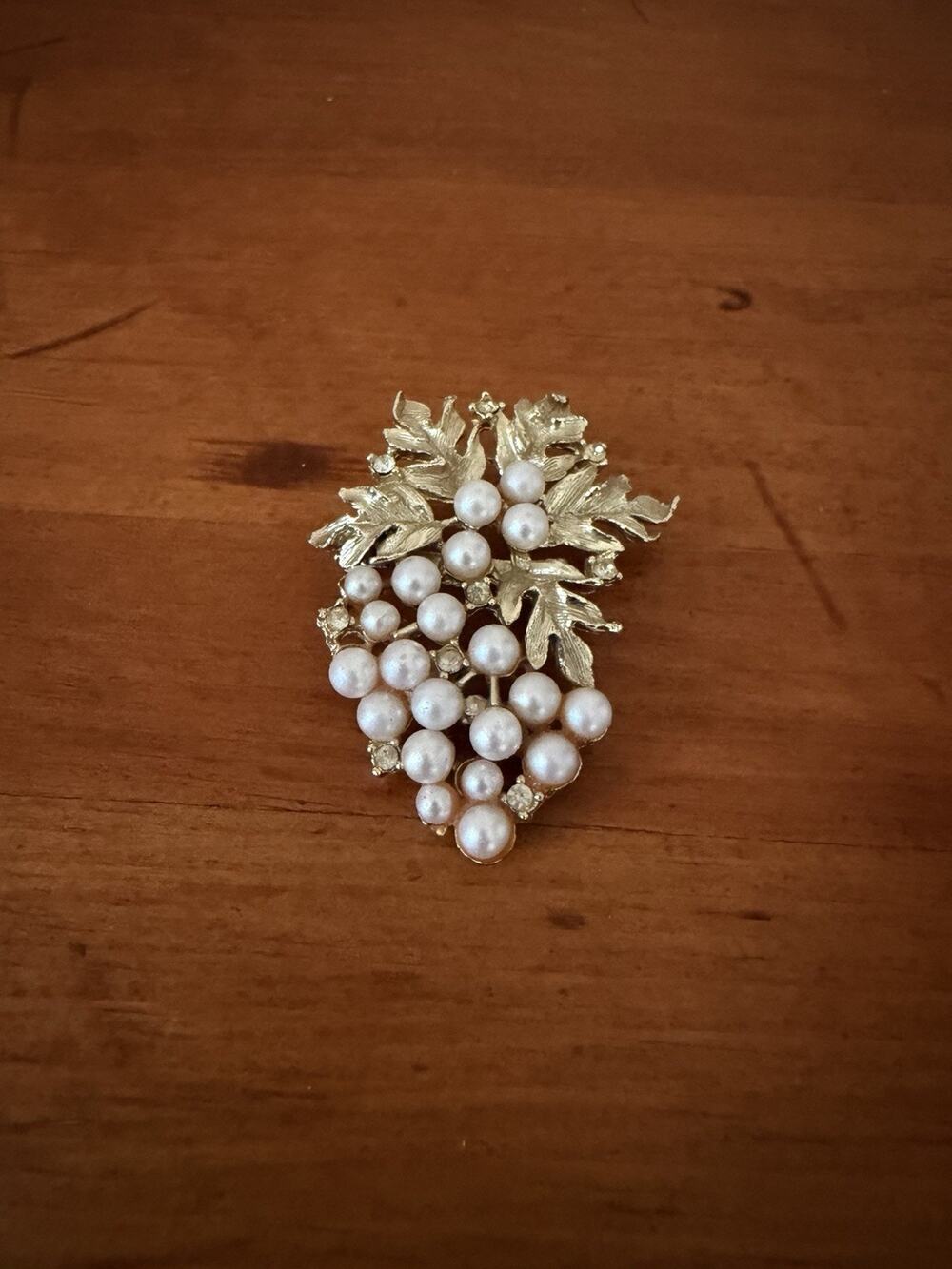Vintage Mid Century Gold Tone Faux Pearl And Rhinestone Grape Cluster Brooch Pin